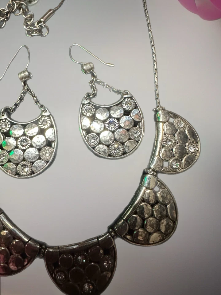 Brighton LUNA Collar 18 Inch Hammered Silver Necklace Rhinestones Earrings Set - Image 4 of 4