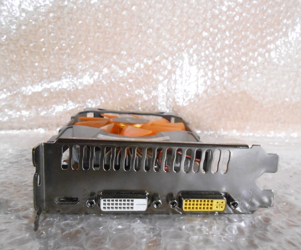 Placa de Vídeo Zotac GTX 750 1GB 128 Bit DDR5 - Imagem 3 de 4