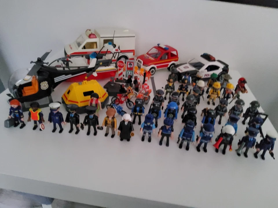 40 personnages PLAYMOBIL Police USA et autres + 5 véhicules, jamais servis Foto 4 de 4