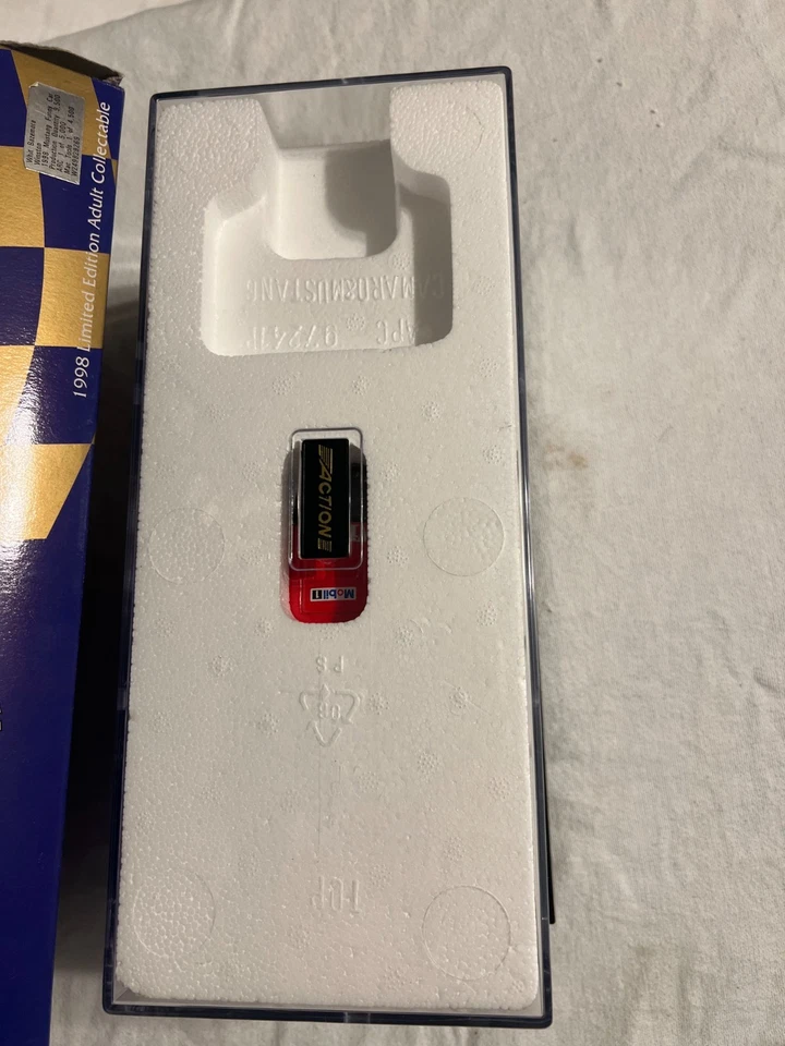 Acción 1:24 1998 Mustang NHRA VERSIÓN WINSTON COCHE DIVERTIDO Whit Bazemore 1/1500 Nuevo de Lote Antiguo Foto 2 de 2