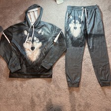 Women’s Hooded Wolf Sweatsuit XL