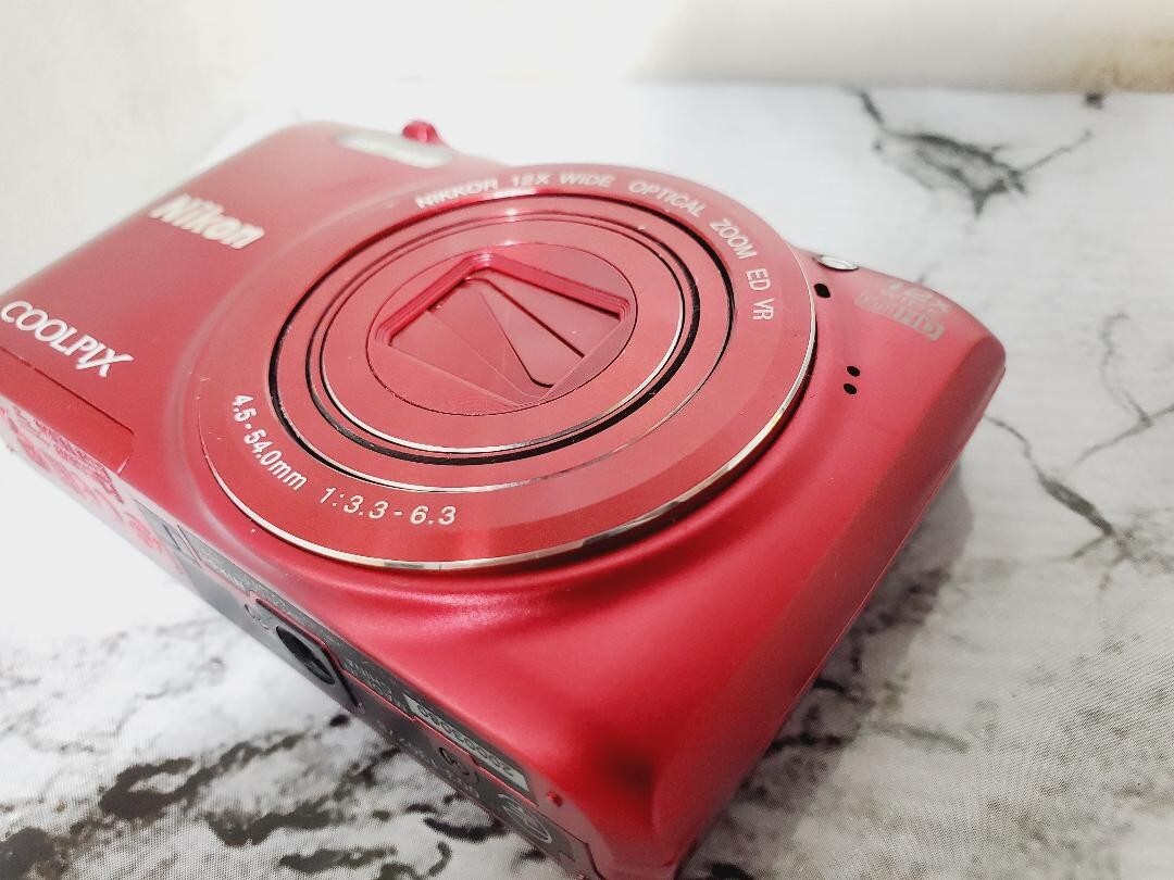 NIKON　COOLPIX S6800 レッド Nikon Coolpix S6800 (Red) 16-megapixel digital camera with