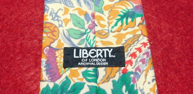 LIBERTY OF LONDON CORBATA FLORAL MULTICOLOR TODO ALGODÓN - CORBATAS - CORBATAS DE DISEÑADOR. Foto 3 de 3