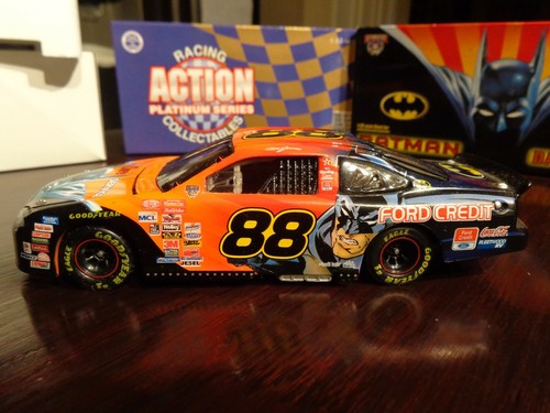 1998 FORD TAURUS # 88 DALE JARRETT BATMAN / QUALITY CARE 1/32 ACTION LTD EDITION - Picture 4 of 12