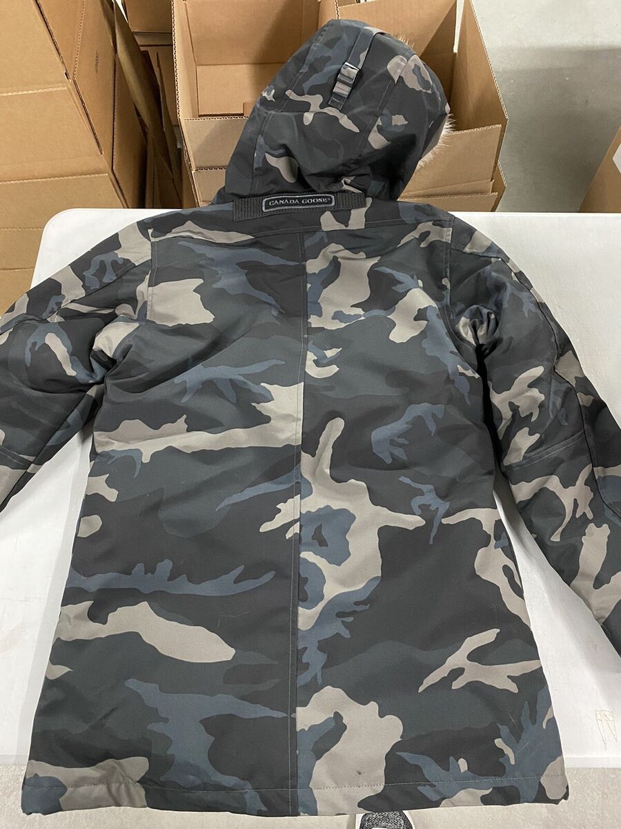 Canada Goose Black Label Chateau Black Camo 3426MB Size Canada Goose Black Label Chateau Black Camo 3426MB Size