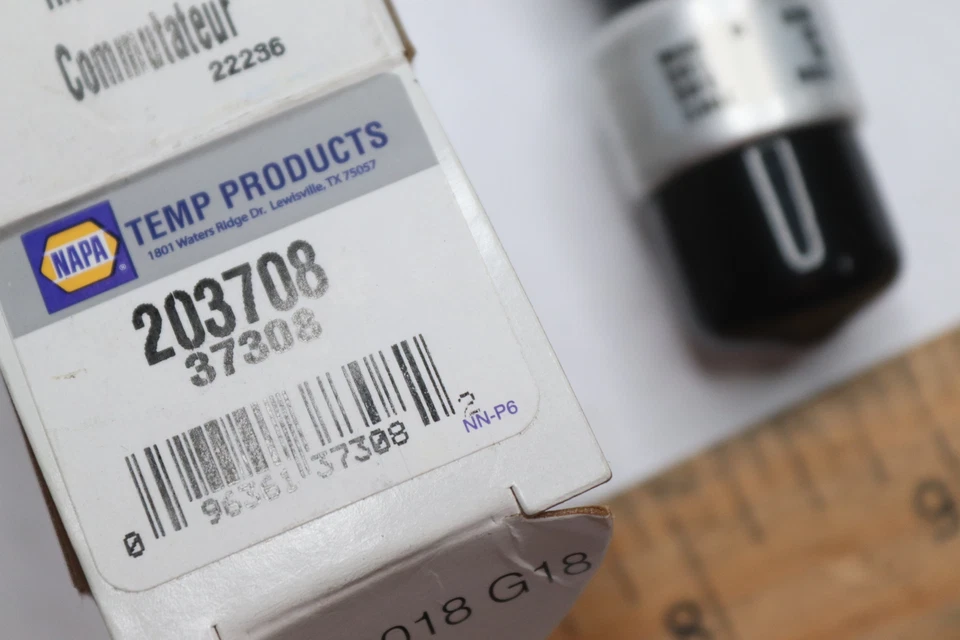  Interruptor de ciclo de embreagem A/C Napa 203708  - Imagem 2 de 3