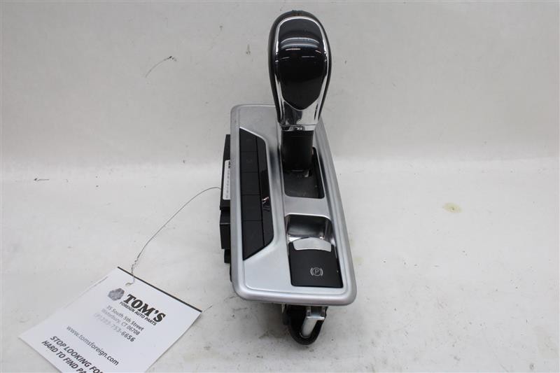 Used Automatic Transmission Shift Lever Assembly fits: 2014 Maserati QUATTROPORT