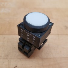 Siemens 3SB30 00-0AA61 Flush White Non-Illuminated Momentary Button Unit, 22mm