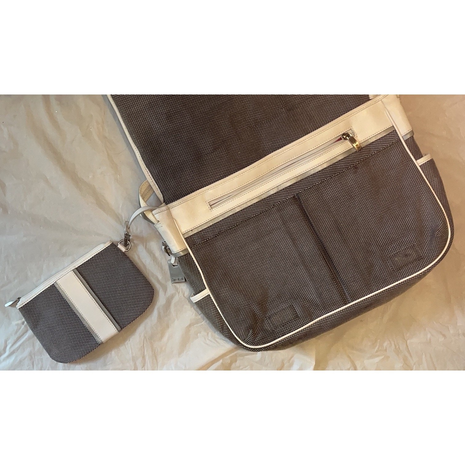 TUMI Elements Collection Ballistic Nylon & Leathe… - image 12