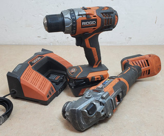 Ridgid Cordless 18v Drill Driver R86008 & 4.5" Grinder R86042 Battery