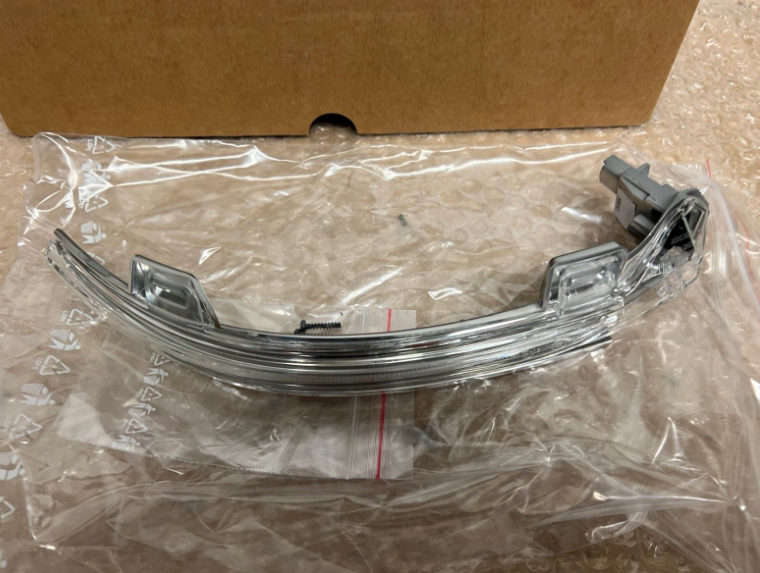 Neu MERCEDES-BENZ EQS V297 Blinker für rechten Türspiegel A0999067002 Original