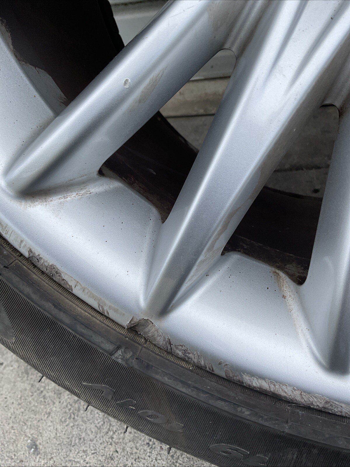 14-17 Maserati Quattroporte, Rear Wheel / Rim, Curb Rash, 19",  P/N 98015712 #1