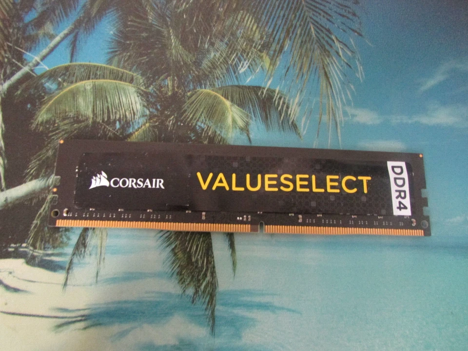 Corsair 8GB DIMM DDR4 2133 (PC4 17000) Memory (CMV8GX4M1A2133C15) - Image 2 of 2