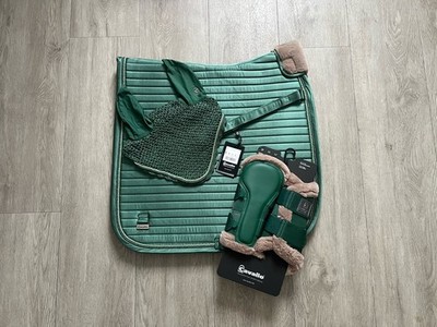 Neues Set von Cavallo Seagreen Schabracke Fliegenhaube Gamaschen Dressur M WB