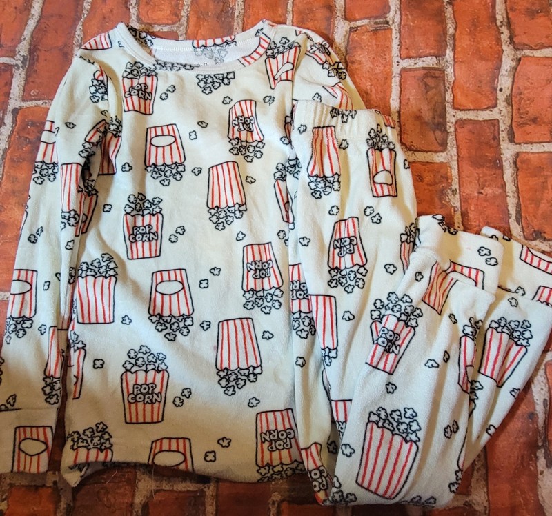 Cat & Jack Kids Popcorn Pjs Fleece Super Soft Sz 5 small mark