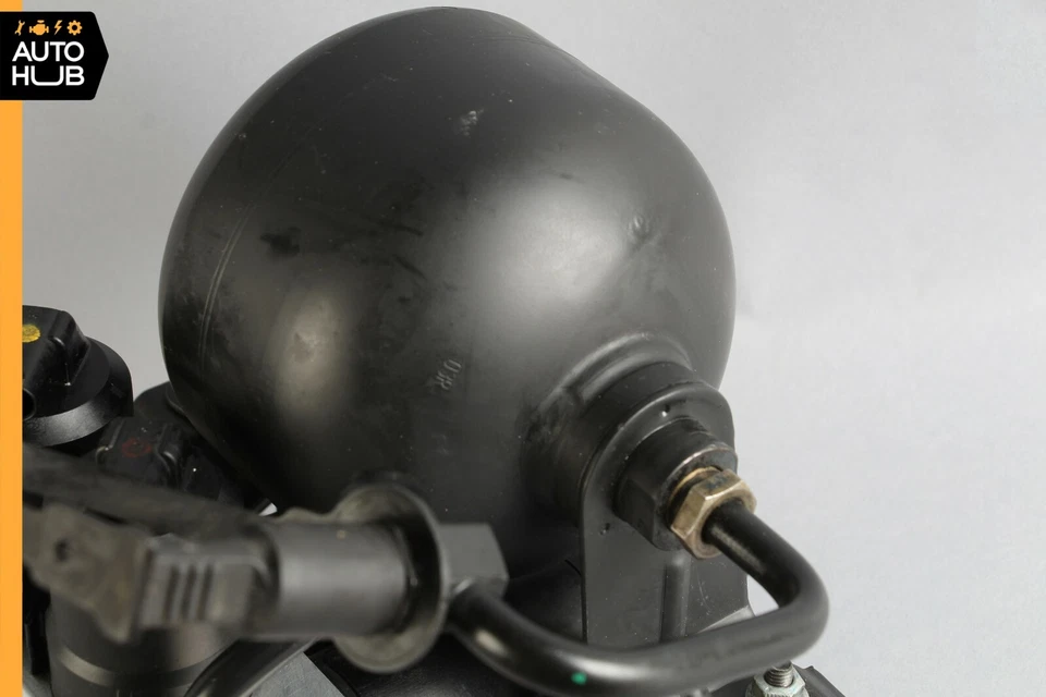 Bloque de válvula de suspensión hidráulica delantera remanufacturado Mercedes R230 SL500 SL600 Foto 2 de 4