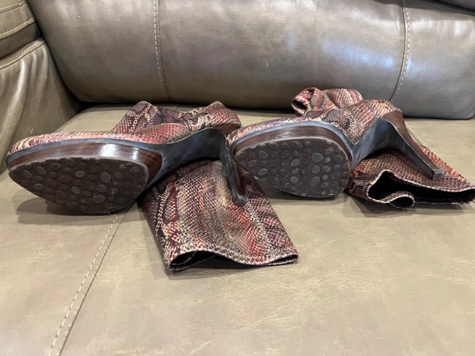 Botas hasta la rodilla Carlos By Carlos Santana marrón borgoña imitación piel de serpiente talla 9 Foto 4 de 4