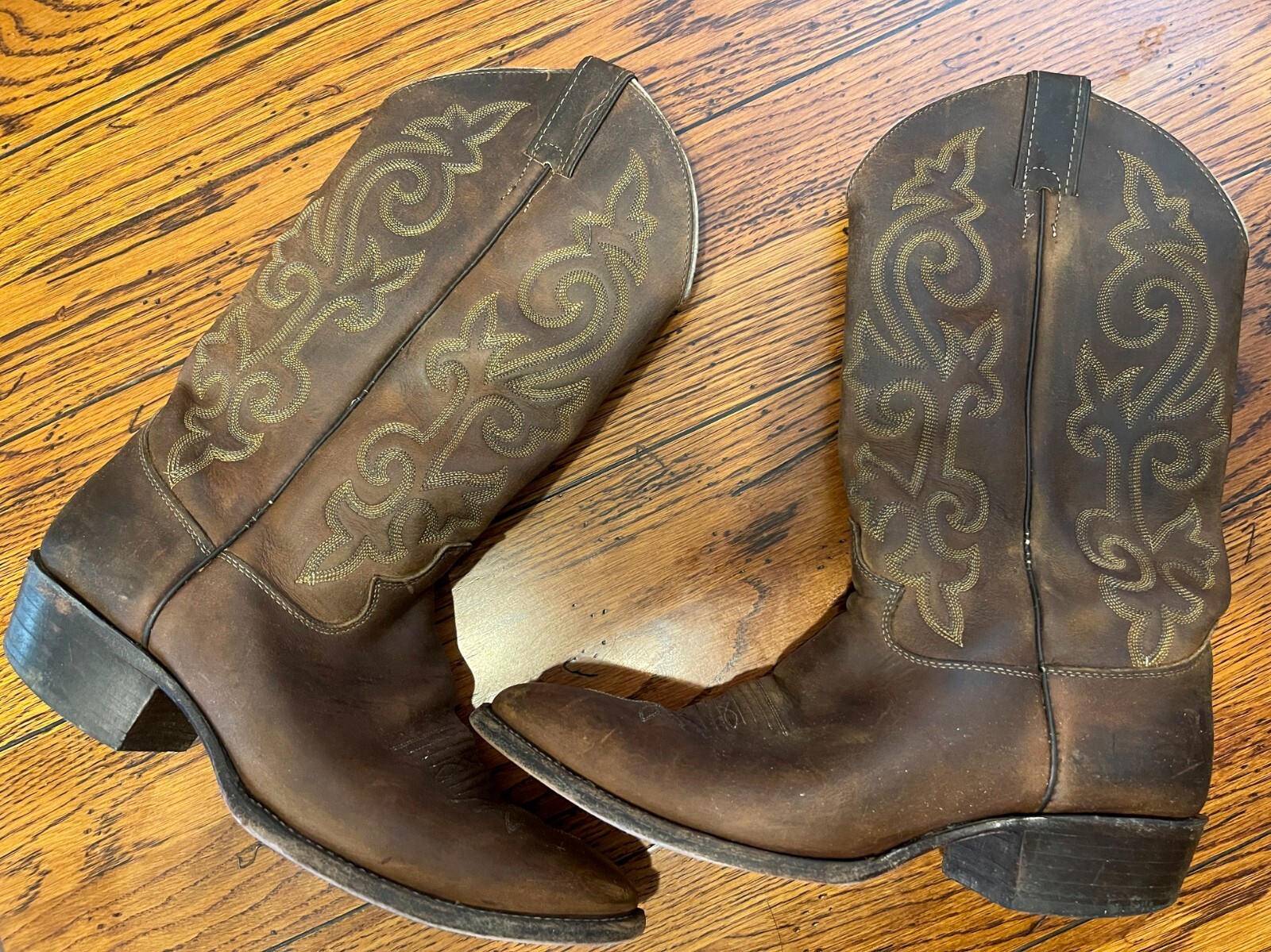 Justin Cowboy Boots Men's EE Vintage Style 2253 Made in the USA