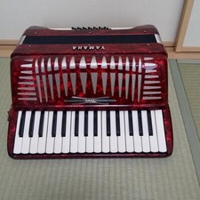 YAMAHA Accordion 32 Keyboard 21 Bass Red Used Tested
