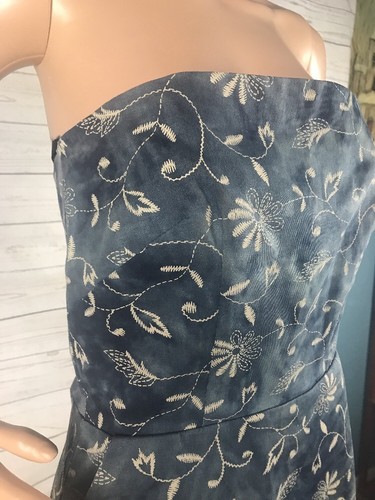 NWT Strapless Dress Size 9 Blue Chambray Denim Floral Embroidery Sexy Casual - Picture 3 of 12