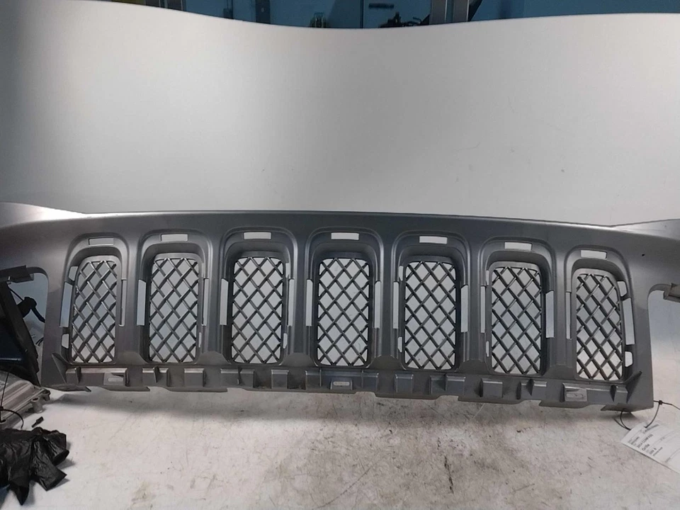 Used Front Grille fits: 2014 Jeep Compass chrome mesh Front Grade A - Image 2 of 4