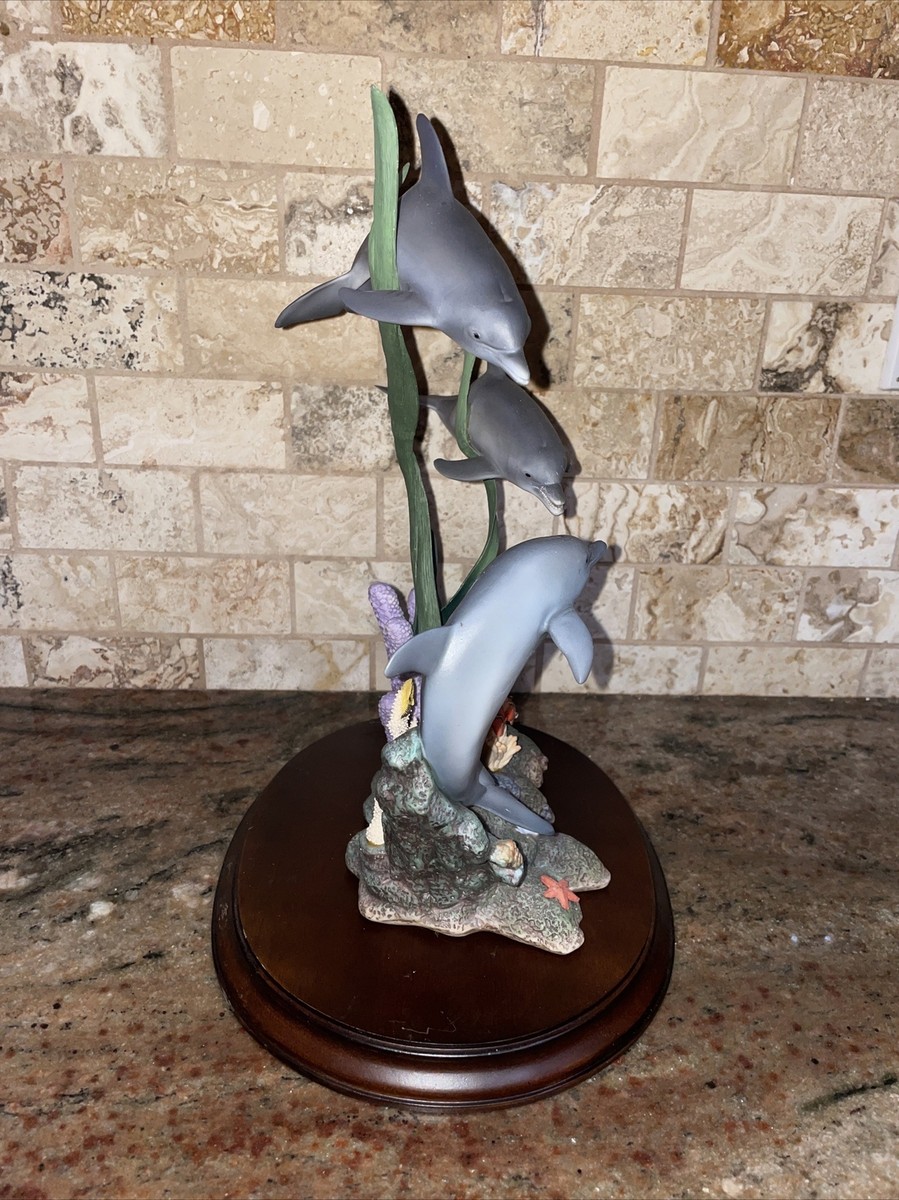 maruri studio waltx of the dolphins 1159 (broken Coral) vintage