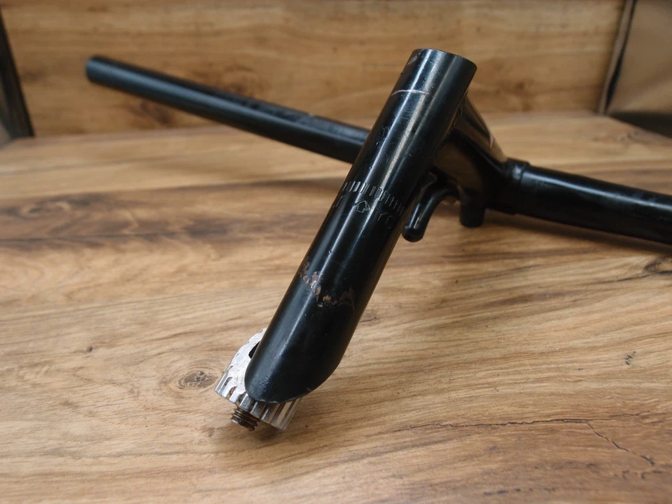 Manillar plano especializado + vástago de pluma especializado de RockHopper MTB por YC Foto 3 de 4