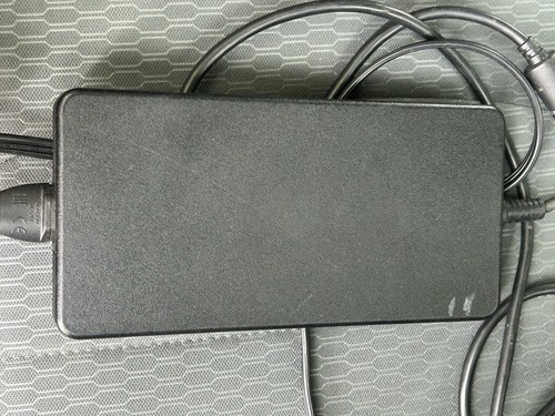 Dell WD19DCS 4K Dual USB-C Docking Station With 240W AC Adapter. K20A001 - Photo 16/17