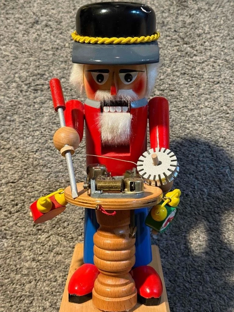 Original Steinbach Volkskunst Wooden Nutcracker Clockmaker Music Box 13" Germany