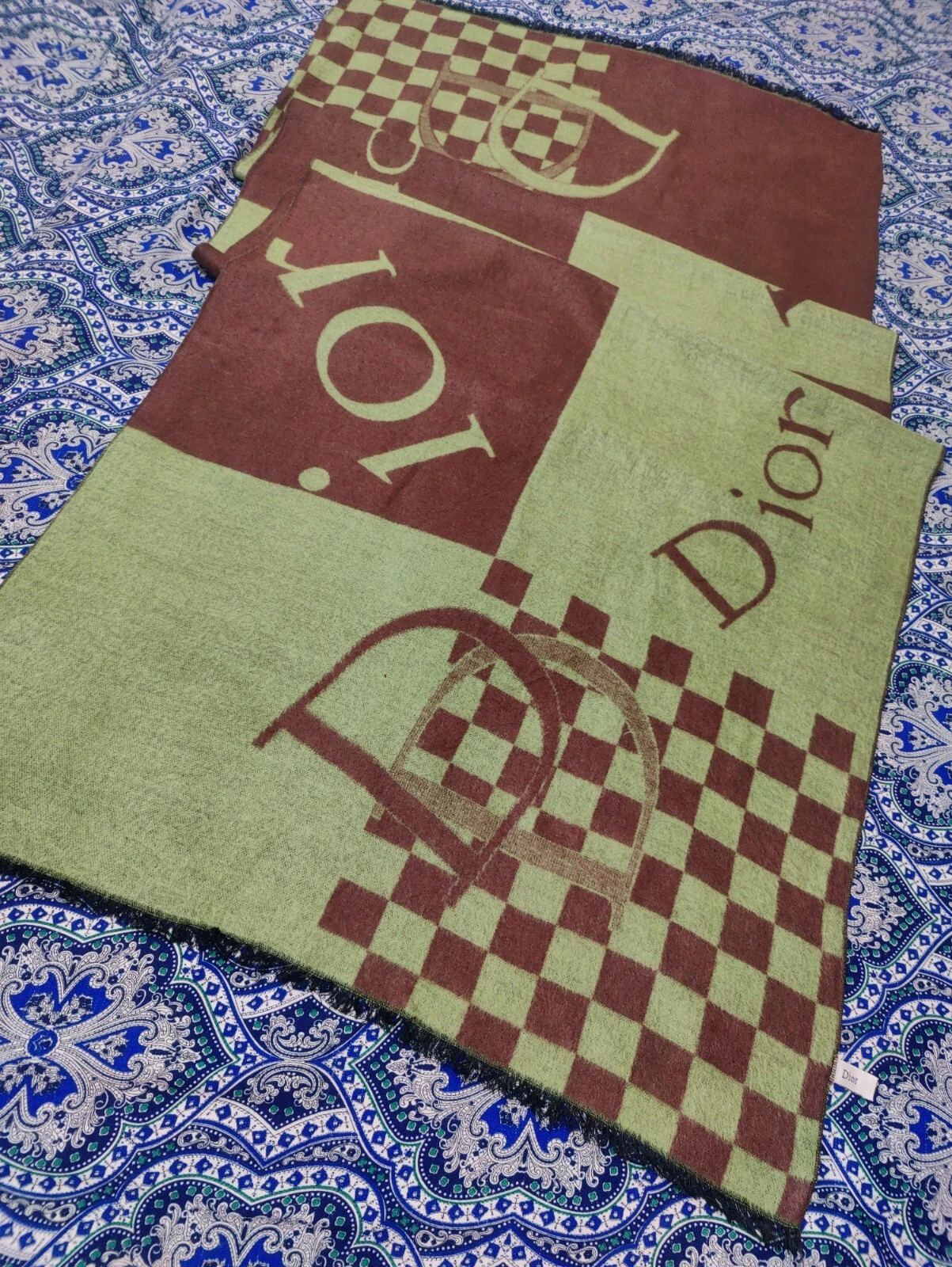 Authentique foulard Christian Dior châle logo soie unisexe multicolore fabriqué en Italie