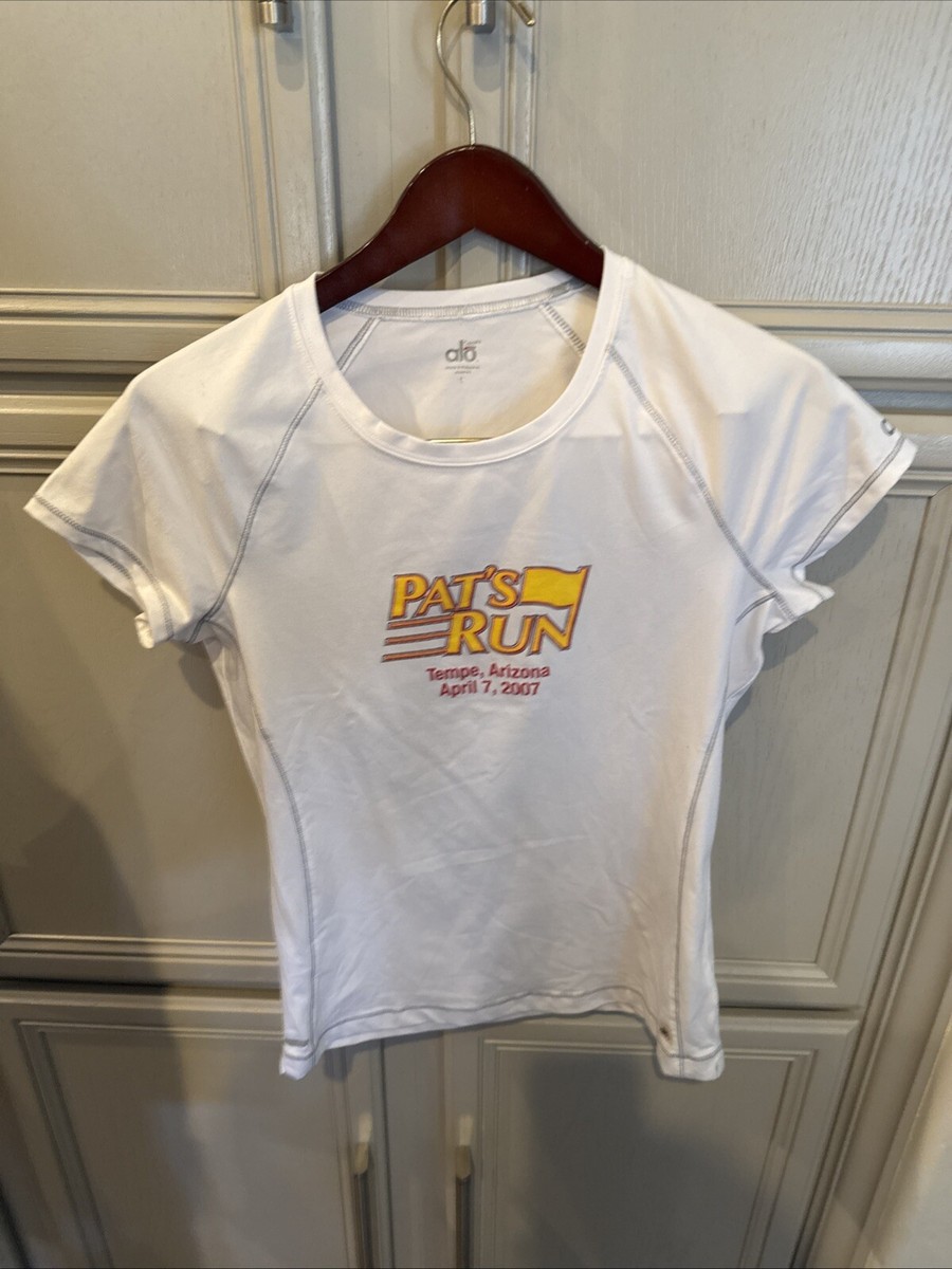 ALO Cool Fit T Shirt White large Soft Stretchy Single Stitch 42