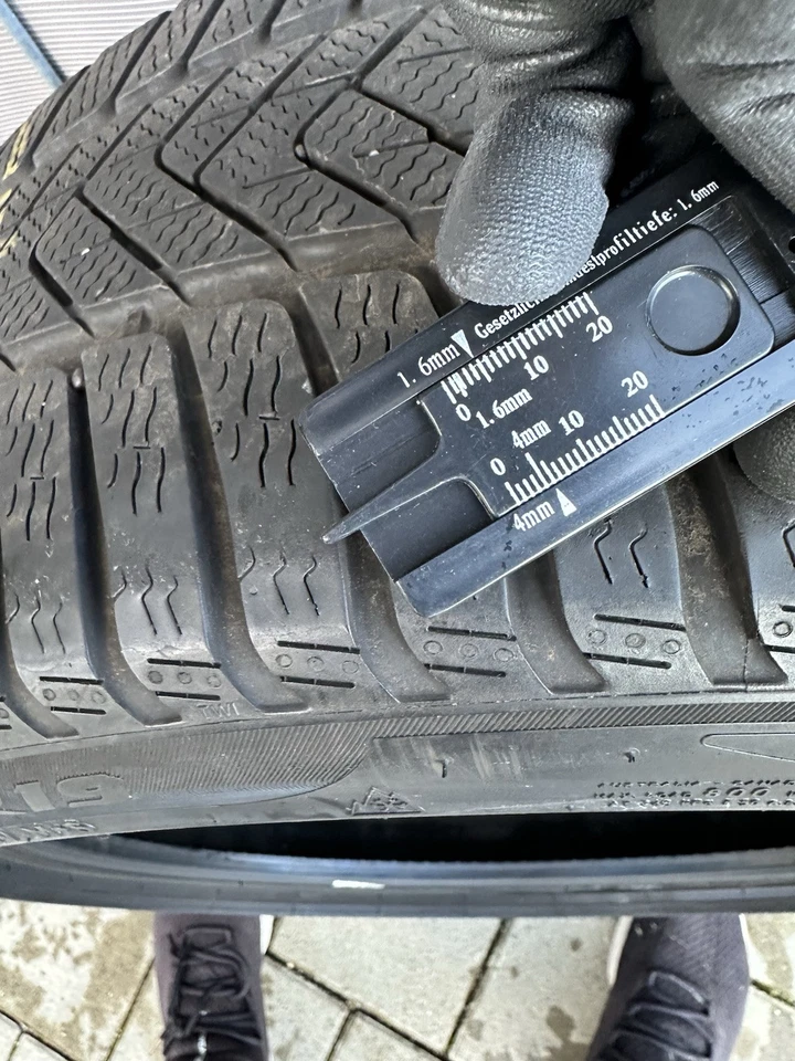 Pirelli P Zero Winter RF * (E) XL M+S 3PMSF Runflat 275/35 R19 100V Winterreifen - Bild 4 von 4