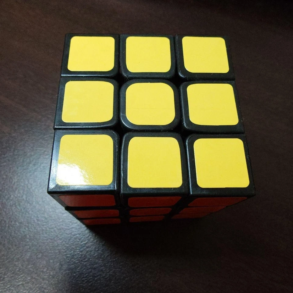 Cubi puzzle colorati verde giallo arancione bianco rotazione liscia usati VVE - Immagine 2 di 4