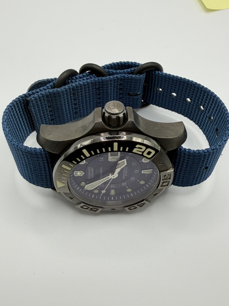 Victorinox Swiss Army Dive Master 500 Blue Mens Watch 241425 for