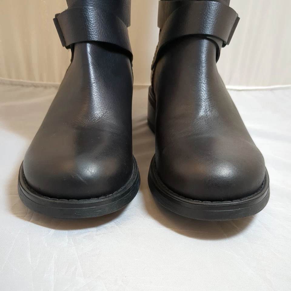 Bota de Moto Aquatalia Sami de Cuero Entrecruzado Hebilla Media Pantorrilla Talla 8.5 NUEVA CON ETIQUETAS NUEVA Foto 3 de 4