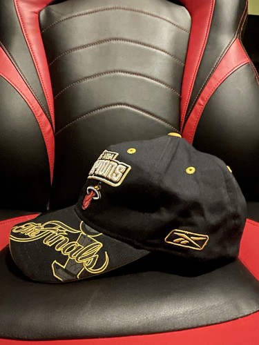 2006 Miami Heat NBA Champions Vintage Reebok Embroidered Strap Back - Picture 9 of 11