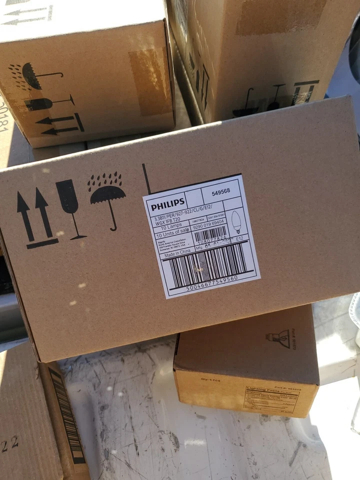 10 PACK PHILIPS 549568 LED Bulb B11 3.3W 300 Lumen 2700K 90CRI 120V Dimmable E12 - Image 2 of 4