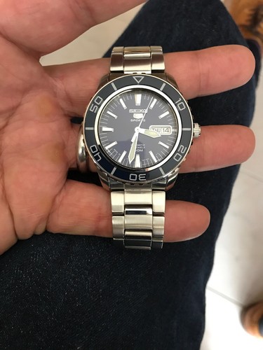 SEIKO / SEIKO5 SPORTS / SNZH53JC（J1） Seiko 5 SNZH53 Watch Review | Two Broke Watch Snobs