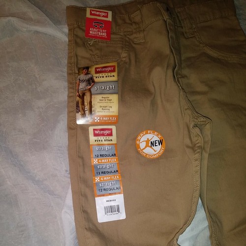 Wrangler NEW Boys' Straight Fit Straight Leg Opening Stretch Jeans - Picture 3 of 6