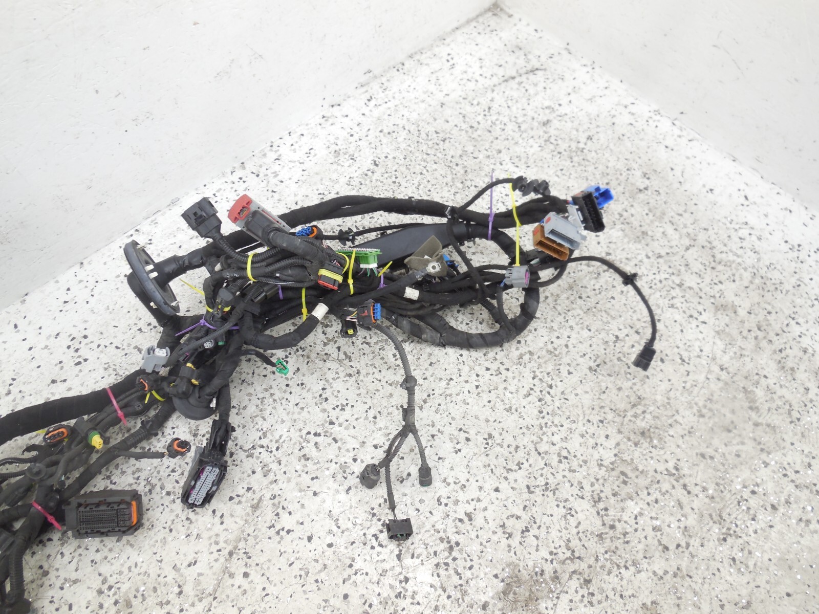 2016 16 Maserati Quattroporte S 3.0L Engine Relay Fuse Box Wiring Harness OEM