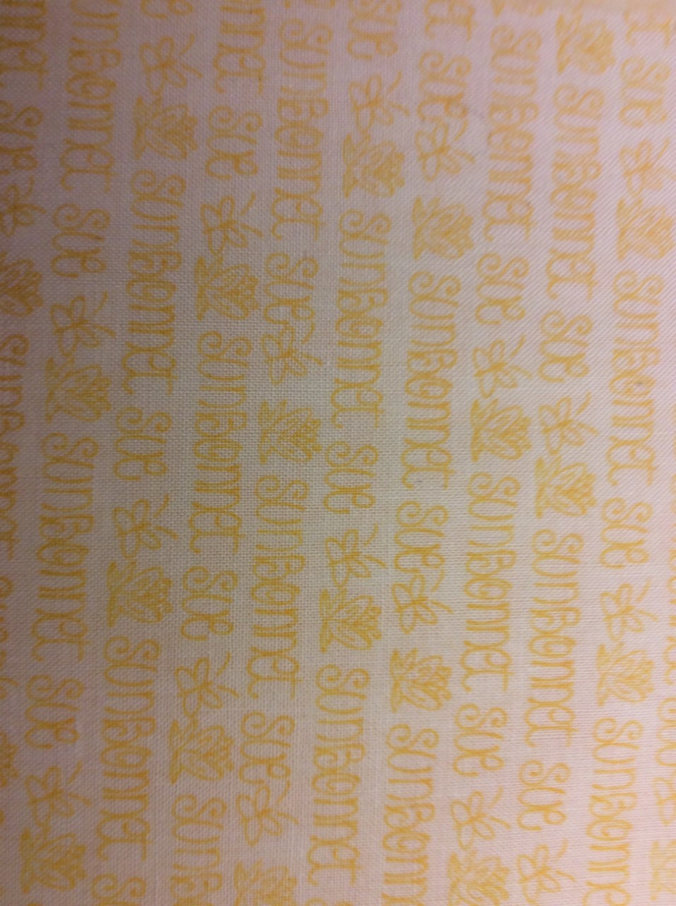 Fat Quarter Sunbonnet Sue Charming Yellow Words Cotton Sewing Quilting Fabric