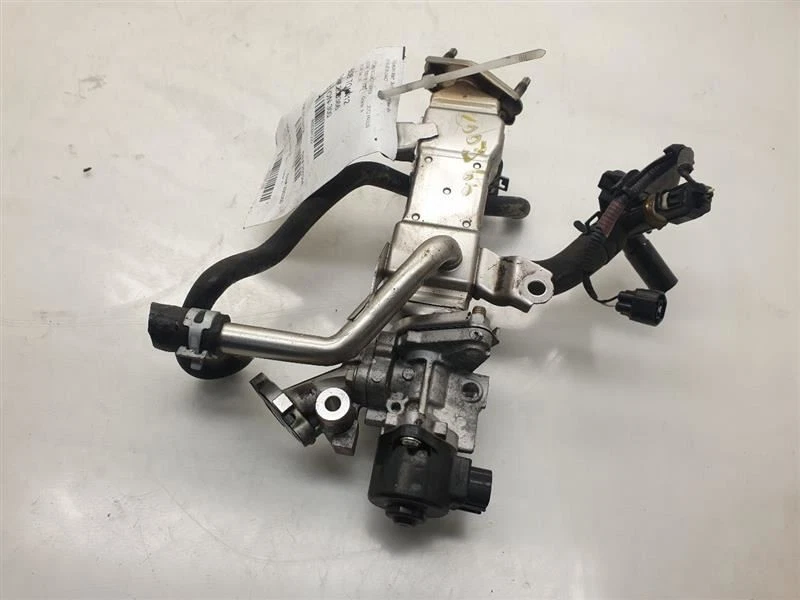 Toyota Prius IV 2012 1,8 L tracción delantera con válvula EGR Foto 4 de 4