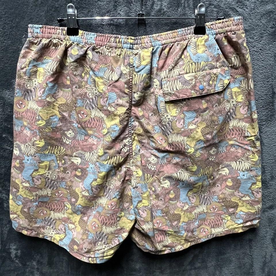 Patagonia Animal Print Elastic Waist Men’s Baggies Shorts Size Large - Image 3 of 4