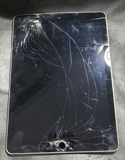APPLE IPAD 6TH GEN Wi-Fi SPACE GRAY CRACKED SCREEN