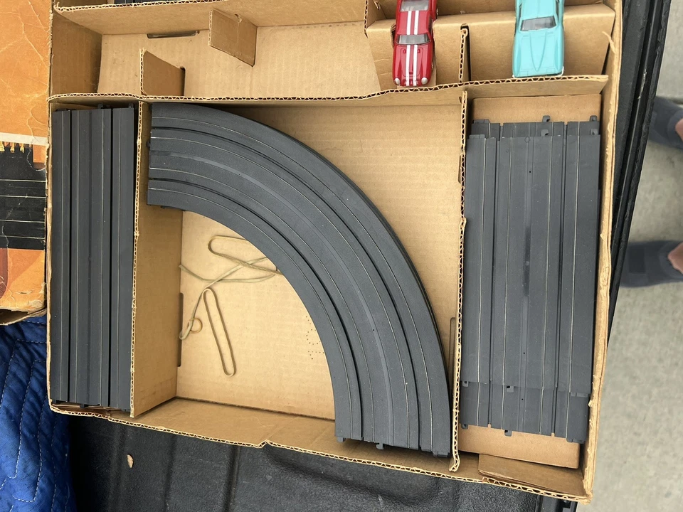 ELDON DODGE RACE N DRAG CORVETTE SLOT 汽车套装 盒装 一个所有者 — 第 3/4 张图片