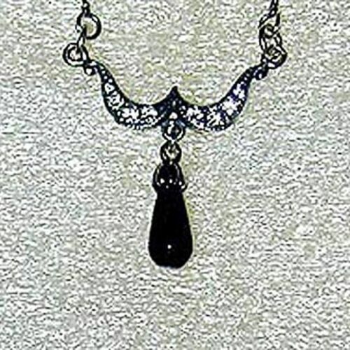 GUCCI Necklace Made of Onyx And Silver Excellent Condition GUCCI Necklace Made of Onyx And Silver Excellent Condition
