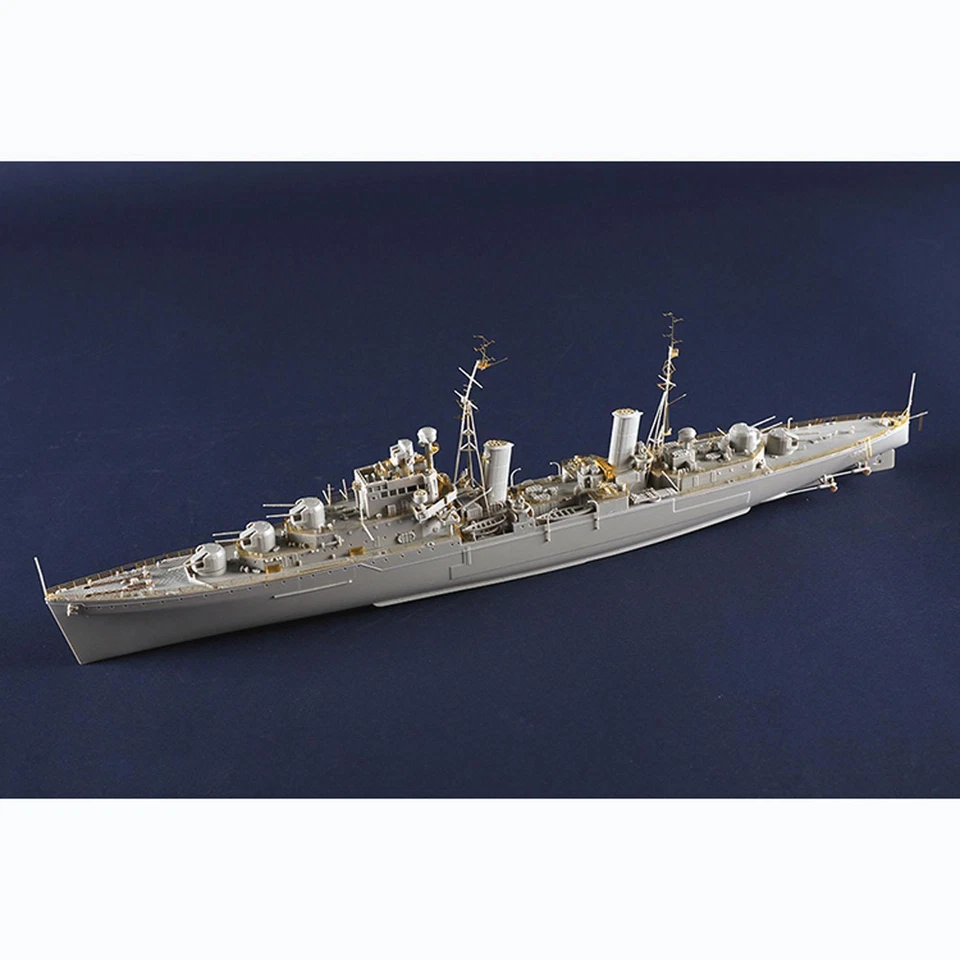 1/350 Trumpeter 05366 HMS Naiad Royal Navy Cruiser Plastic Static Ship Model Kit - Image 3 of 4