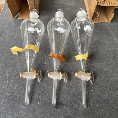 (3) Pyrex 6400 Glass Separator Funnels  250ml Pear Shape Herbalist Holistic Meds