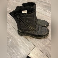 The North Face Black Puffer Snow boots Black Size 5