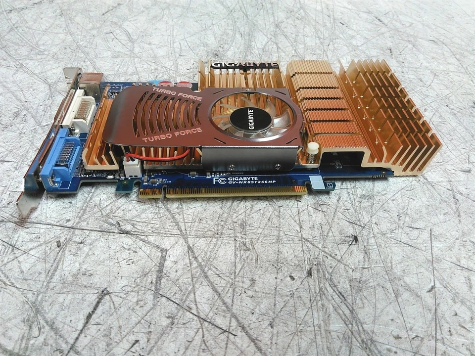 GigaByte GeForce 8500 GT GV-NX85T256HP DVI S-Video PCIe Video Graphics Card  - Image 4 of 4